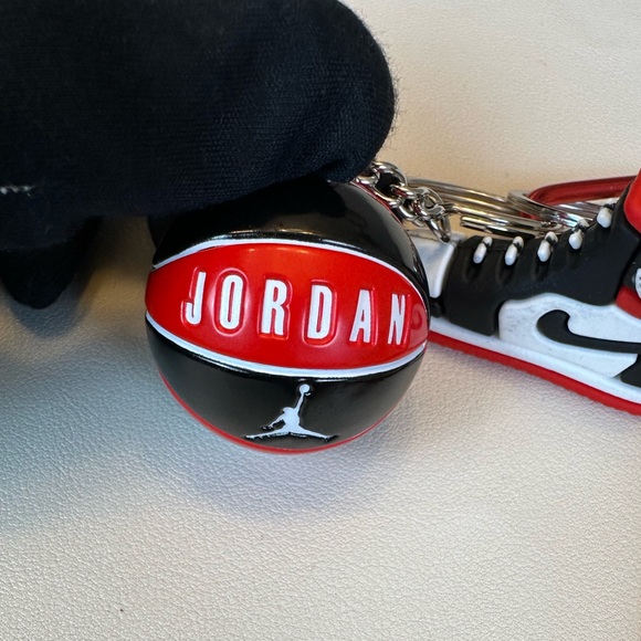 Brand New NBA Basketball and Sneakers Keychain - Picture 6 of 7